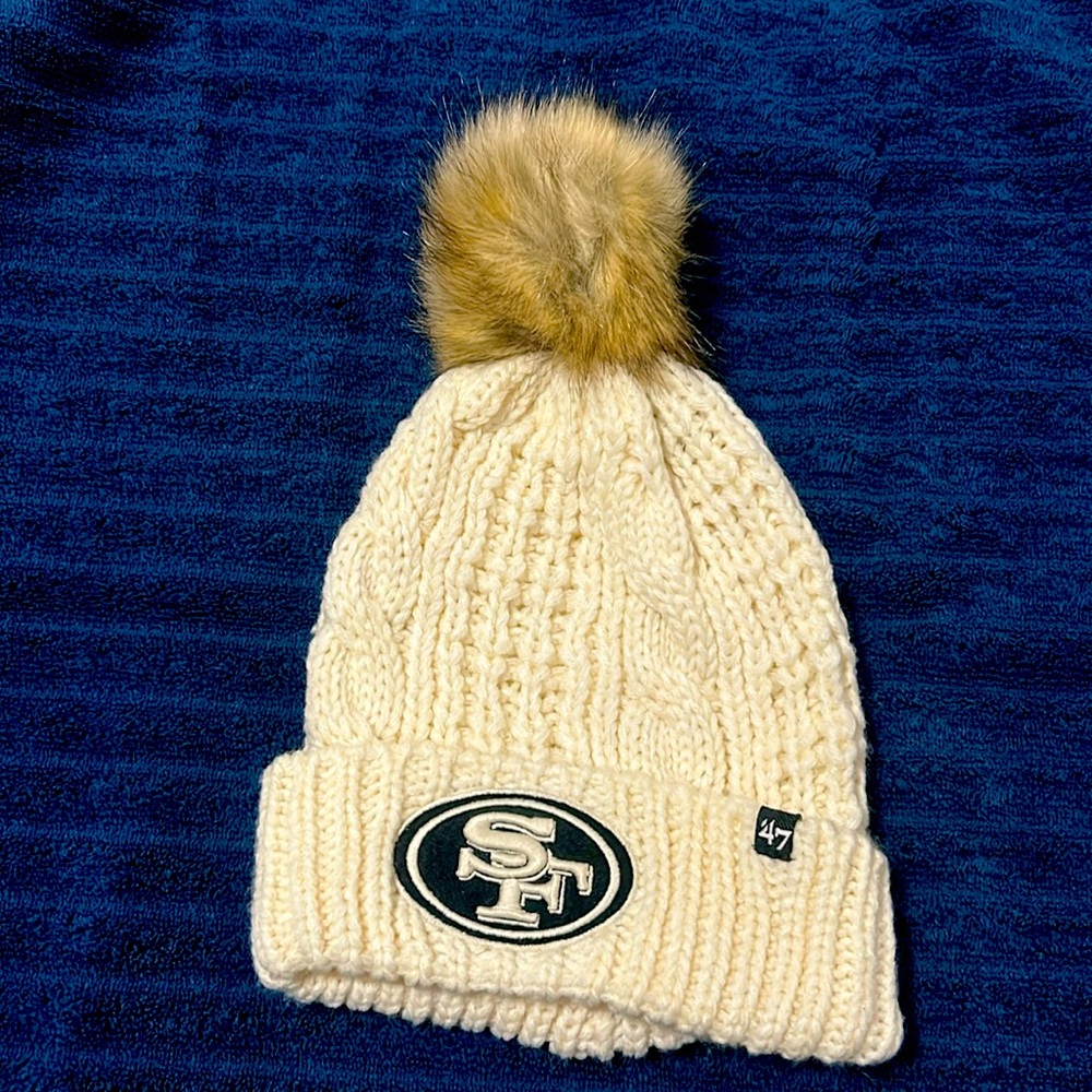 San Francisco 49ers: Woman’s creme colored beanie/ hat